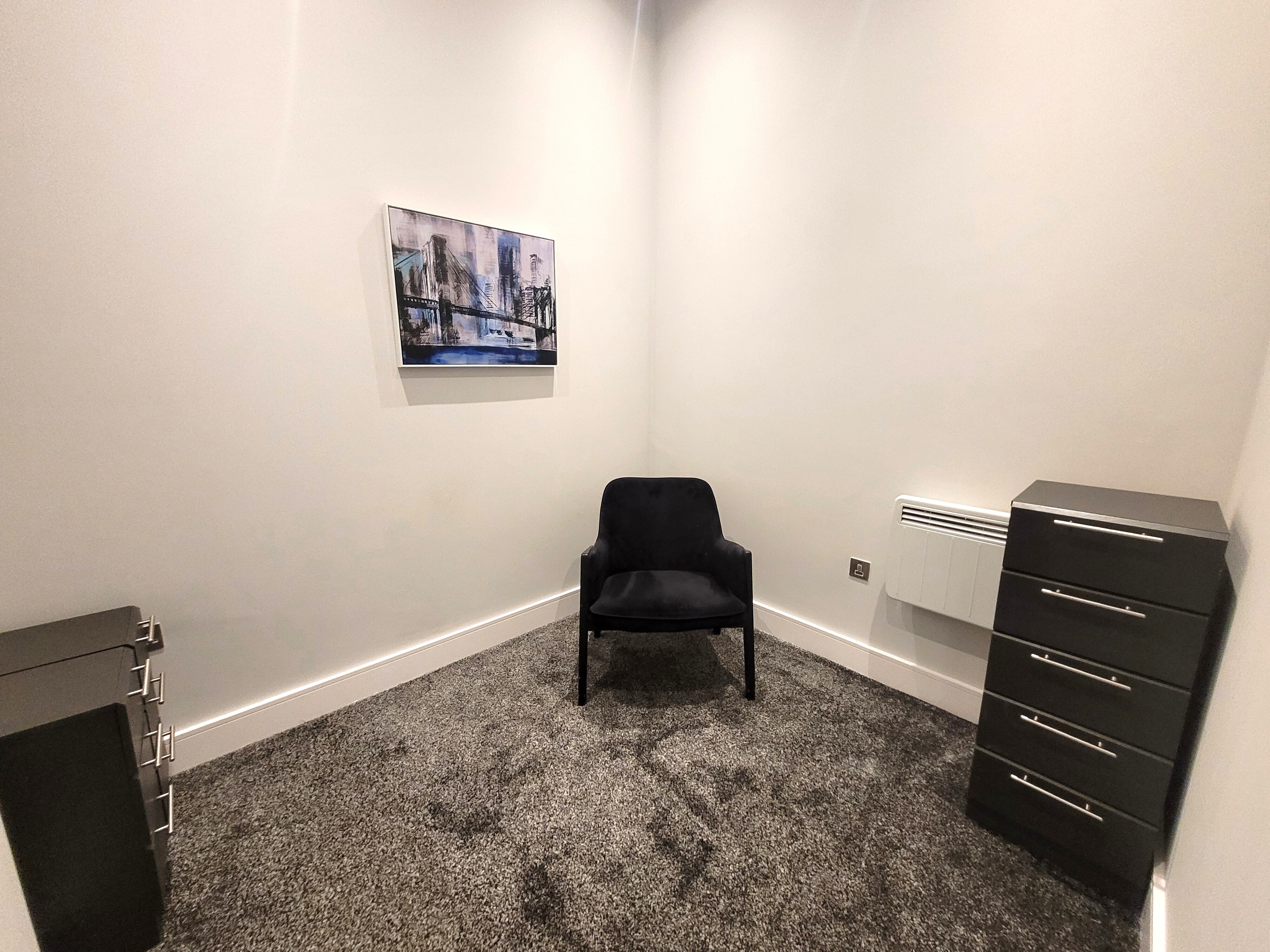 Flat Hayling Close in Slough