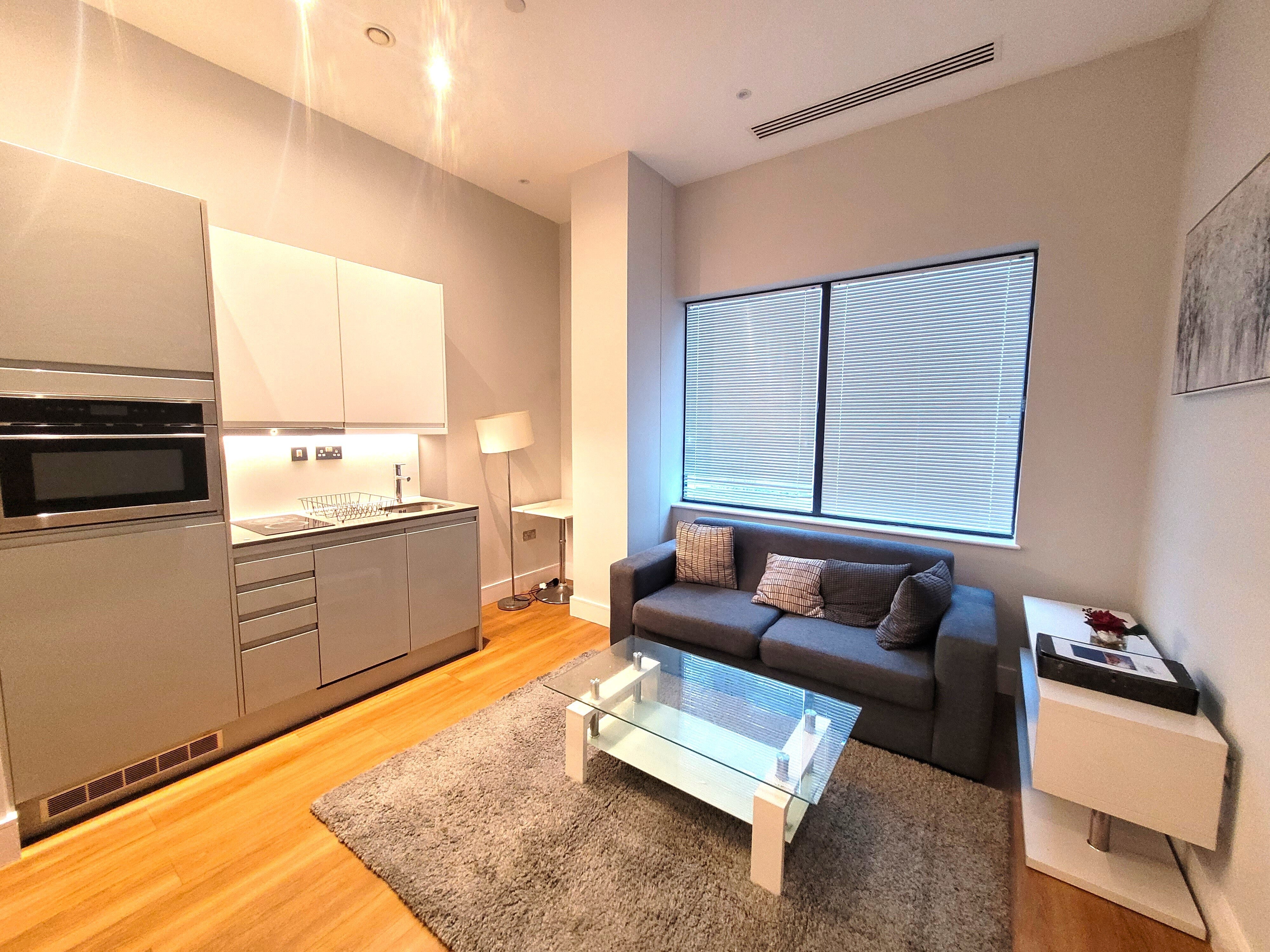 Flat Hayling Close in Slough