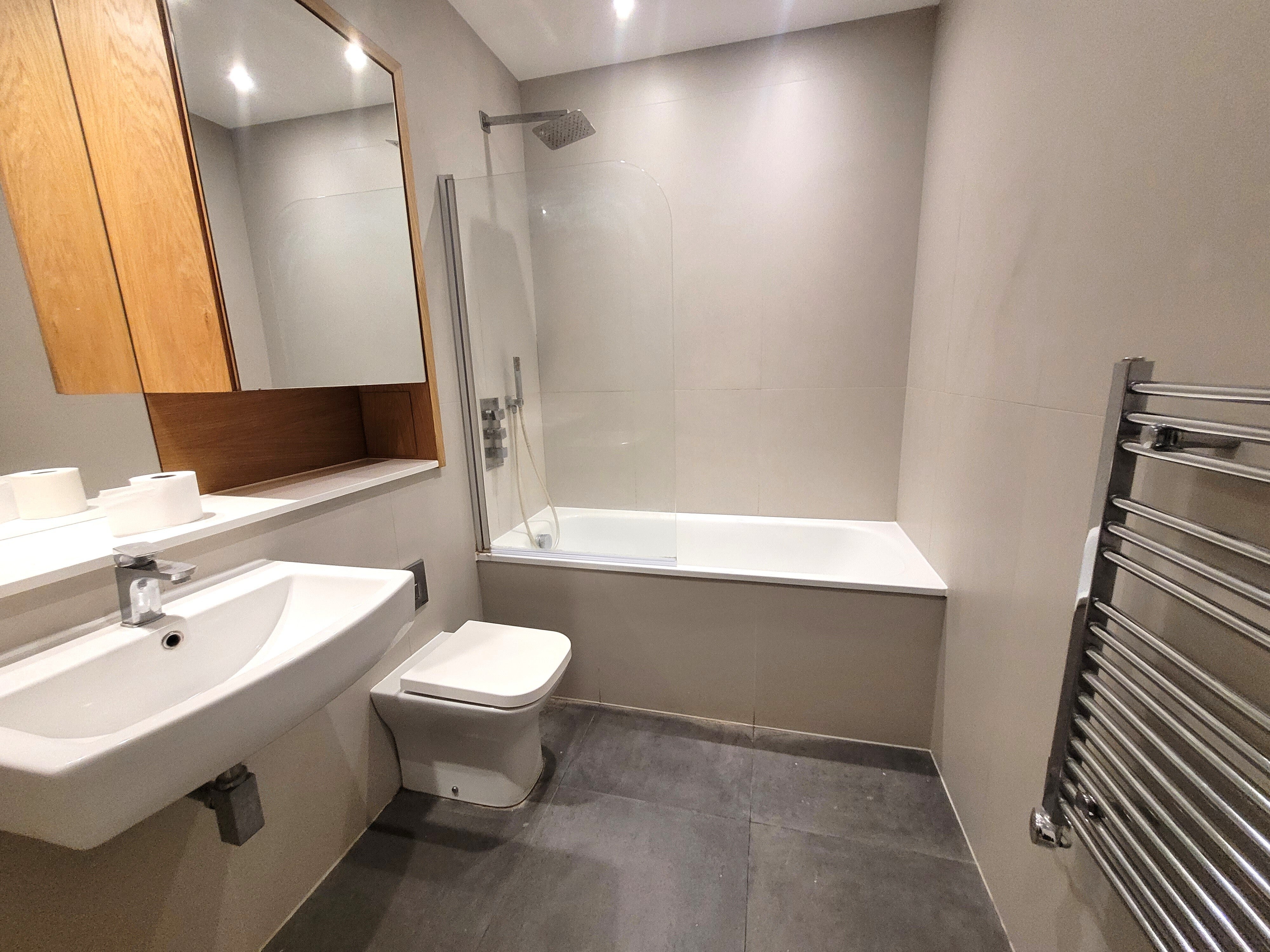 Flat Hayling Close in Slough