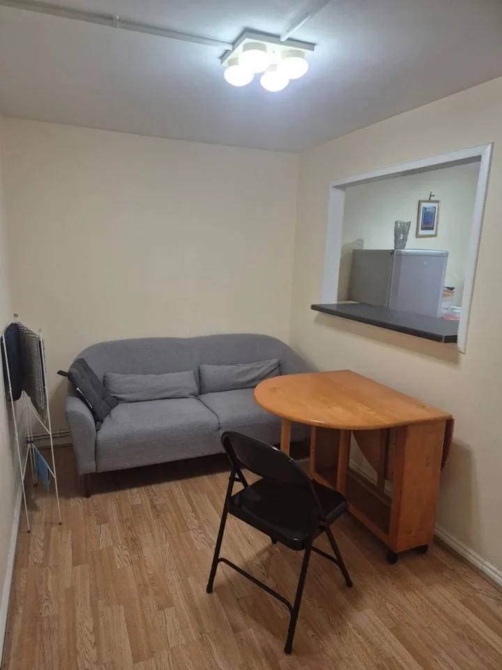 Room George Mews in Greater London