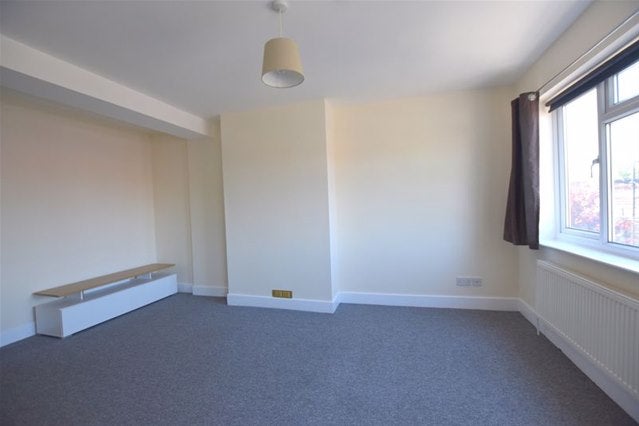 Flat Uxbridge Road in Greater London