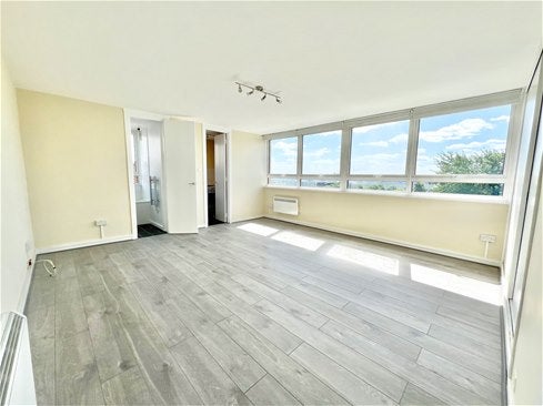 Flat Highgate Hill in Greater London