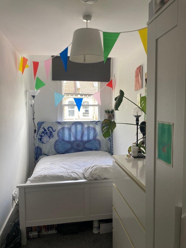 Room Plato Road in Greater London