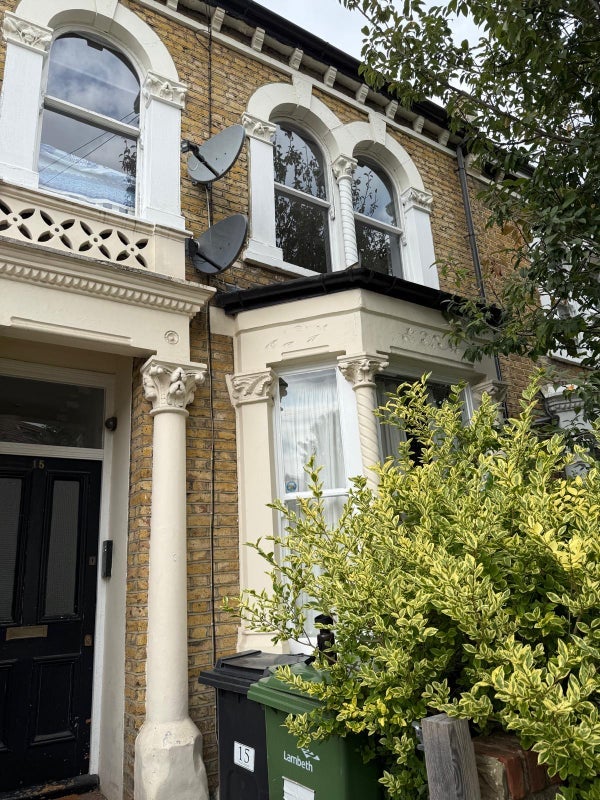 Room Plato Road in Greater London