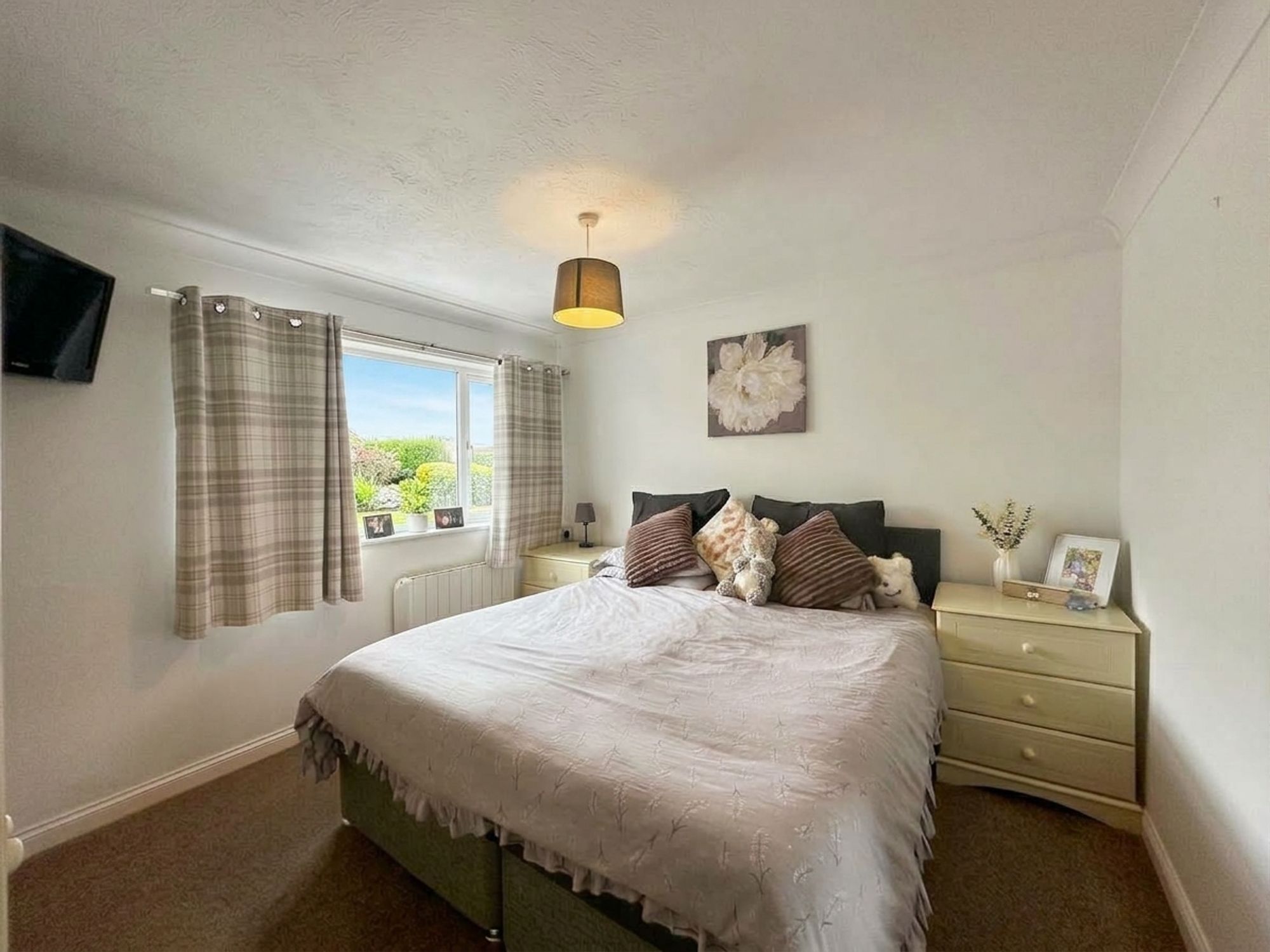 House St Neot's Close in Hertsmere
