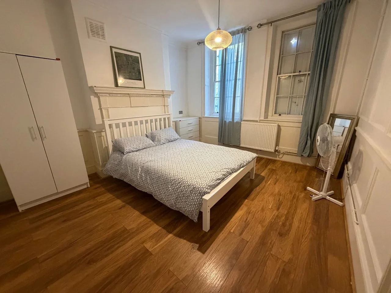 Room Cable Street in Greater London