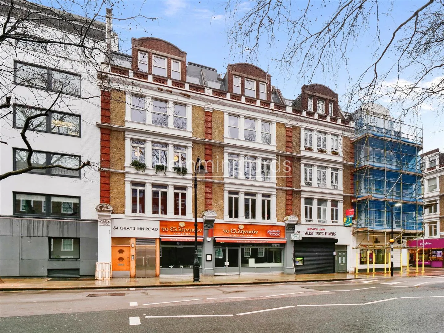 Flat Gray's Inn Road in Greater London