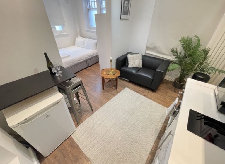 Flat Greatorex Street in Greater London