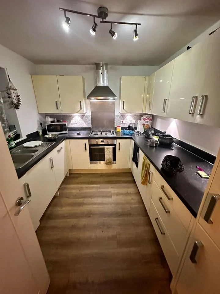 Room Churchill Road in Greater London