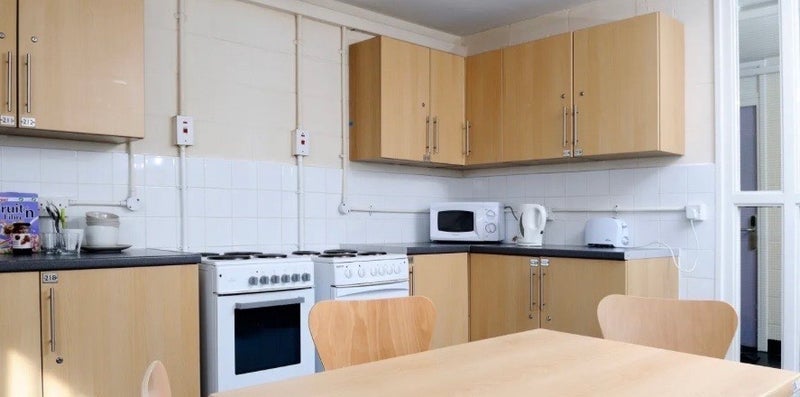Room Station Road in Greater London