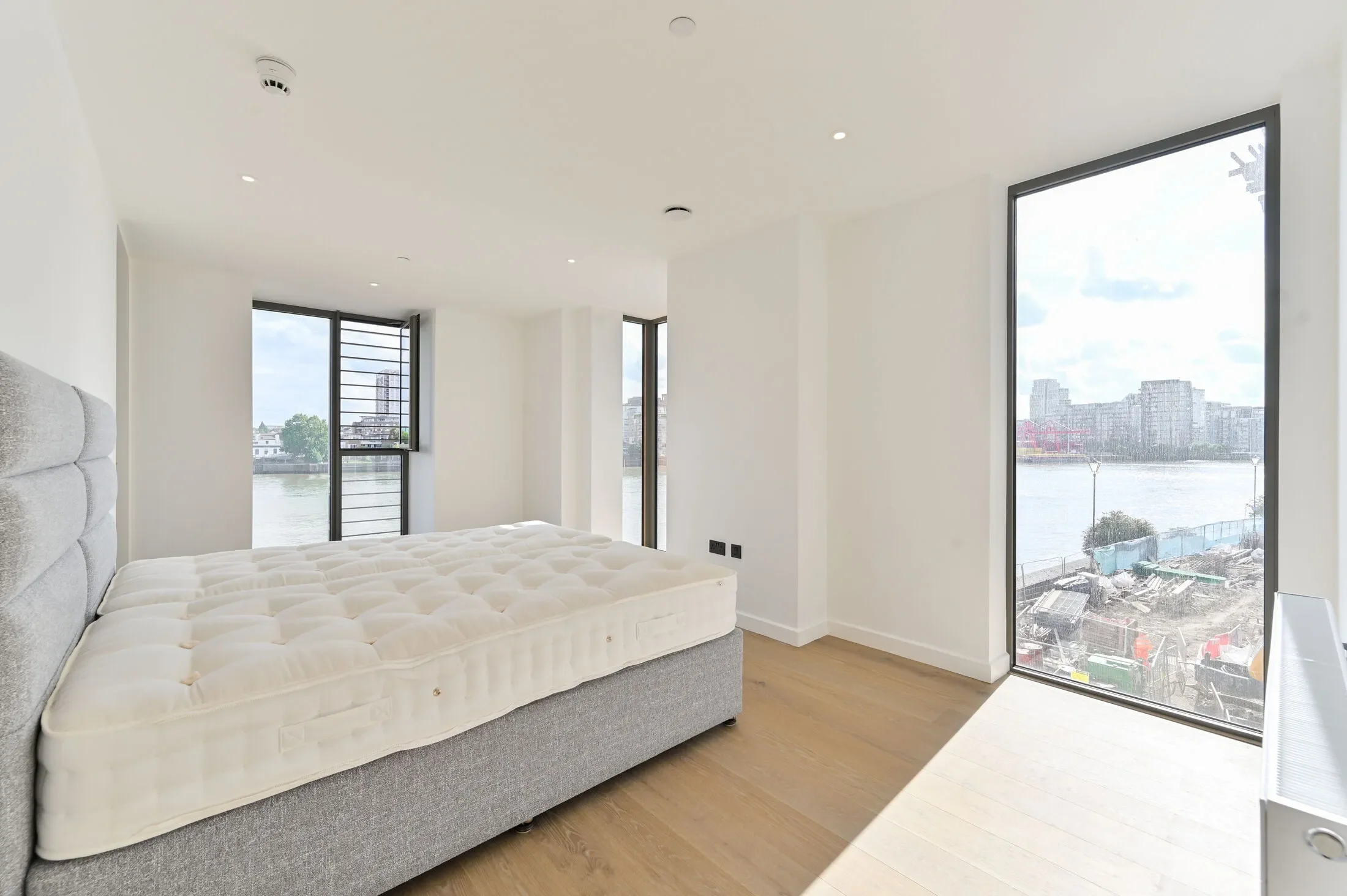 Flat Breer Street in Greater London