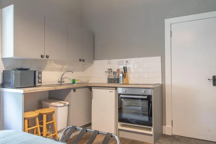 Flat Oakfield Avenue in Glasgow