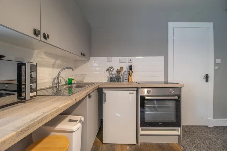 Flat Oakfield Avenue in Glasgow