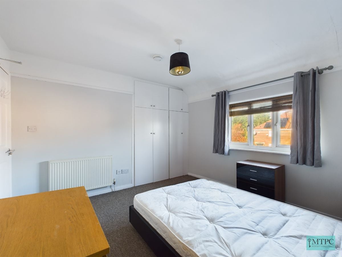 Room Crombie Avenue in York