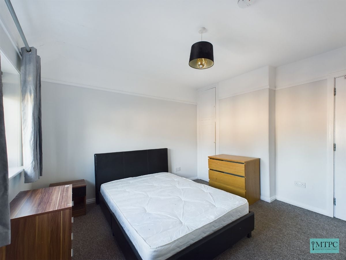 Room Crombie Avenue in York