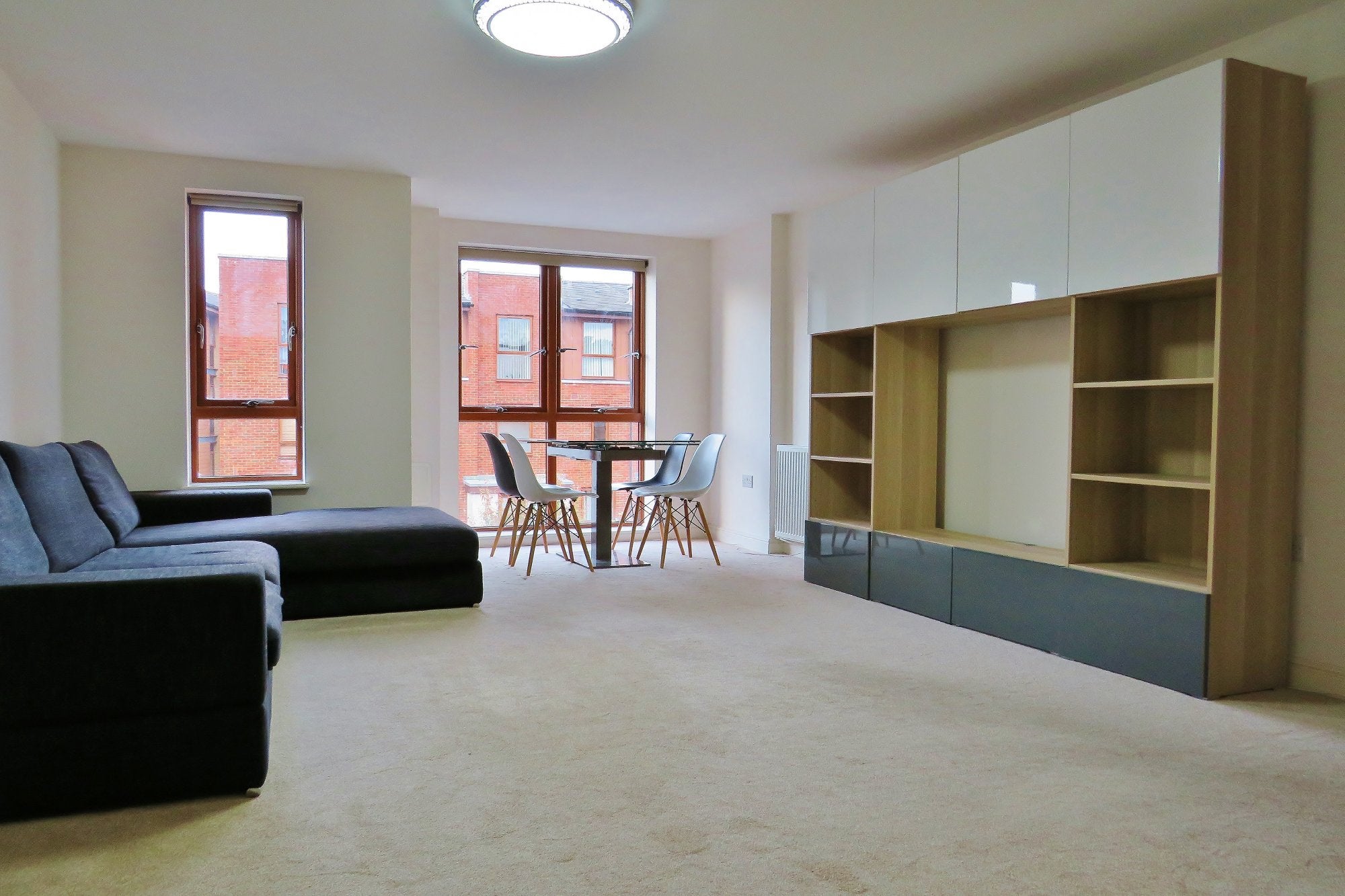 Flat Commonwealth Drive in Crawley