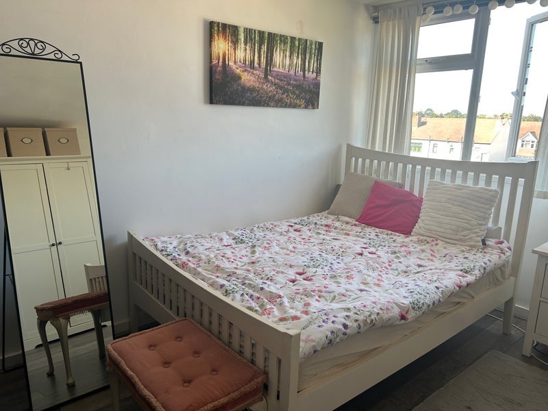 Room Granville Road in Greater London