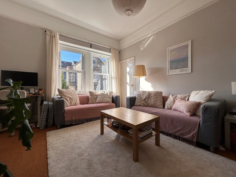 Flat Waverley Road in Bristol