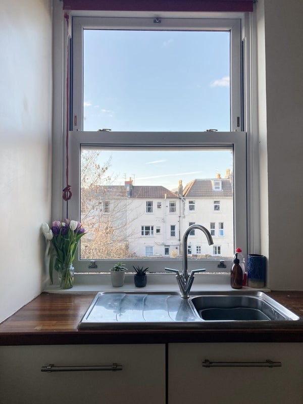 Flat Waverley Road in Bristol