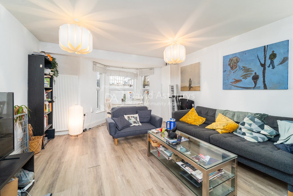 Room Parkside Crescent in Greater London