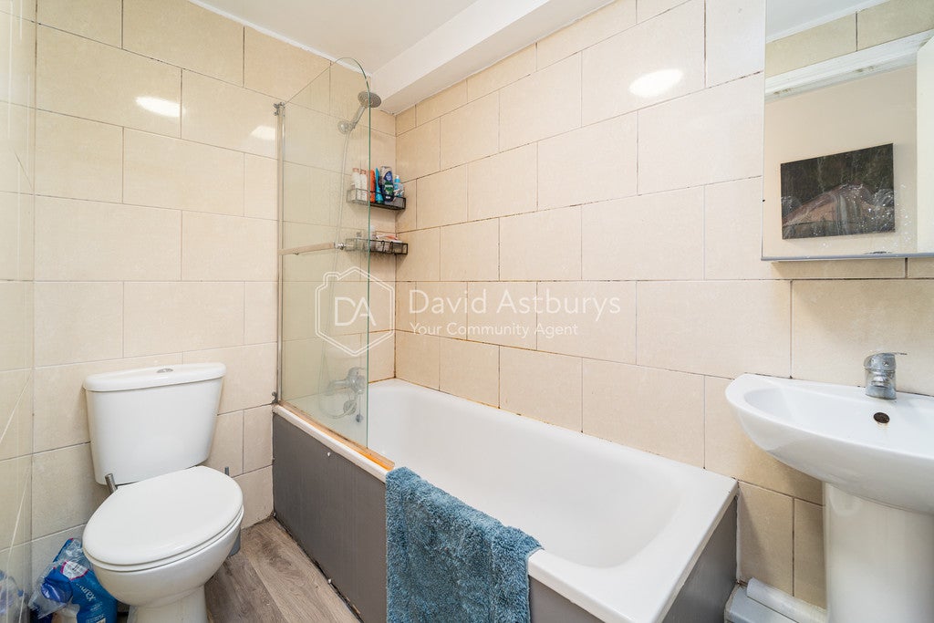 Room Parkside Crescent in Greater London