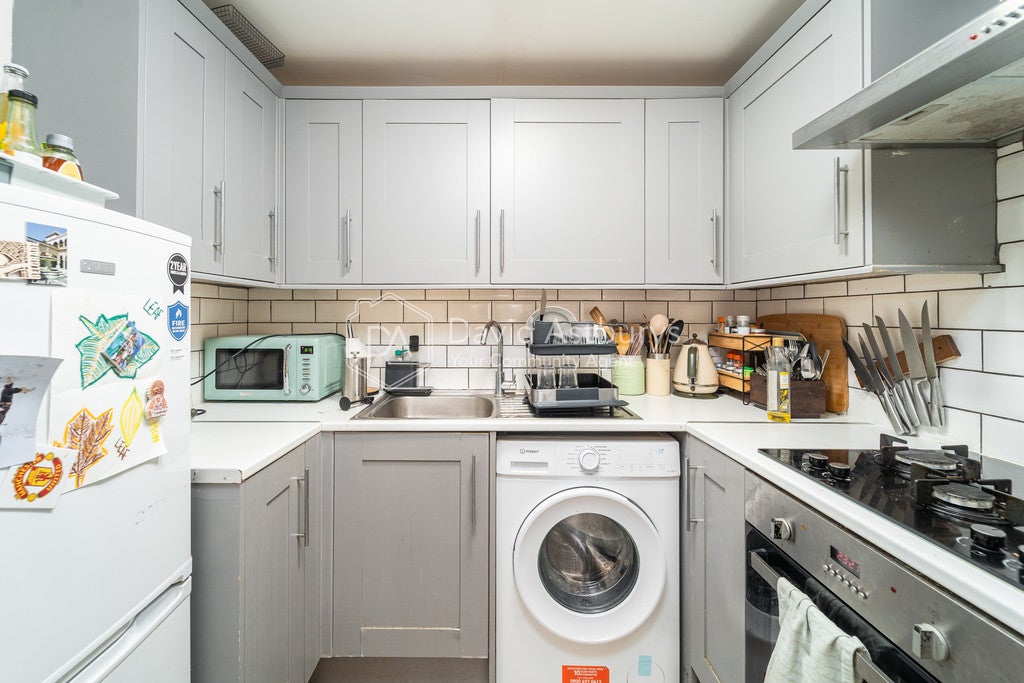 Room Parkside Crescent in Greater London