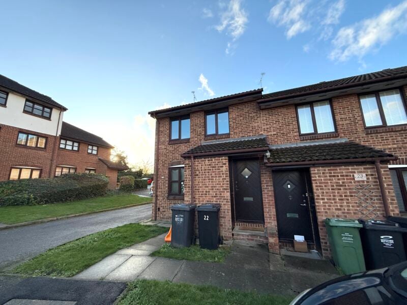 Flat Cooper Close in Stone