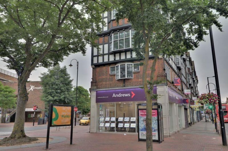 Room High Street in Greater London