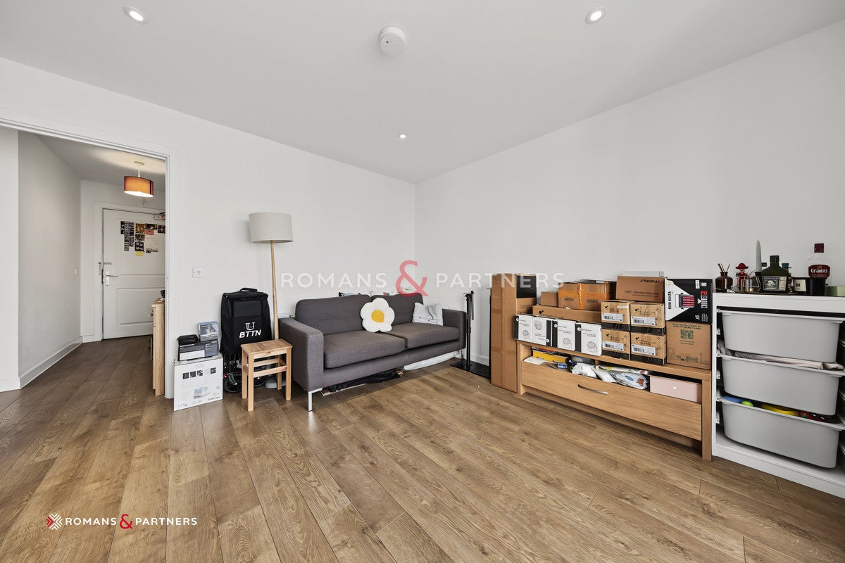 Flat Upper North Street in Greater London
