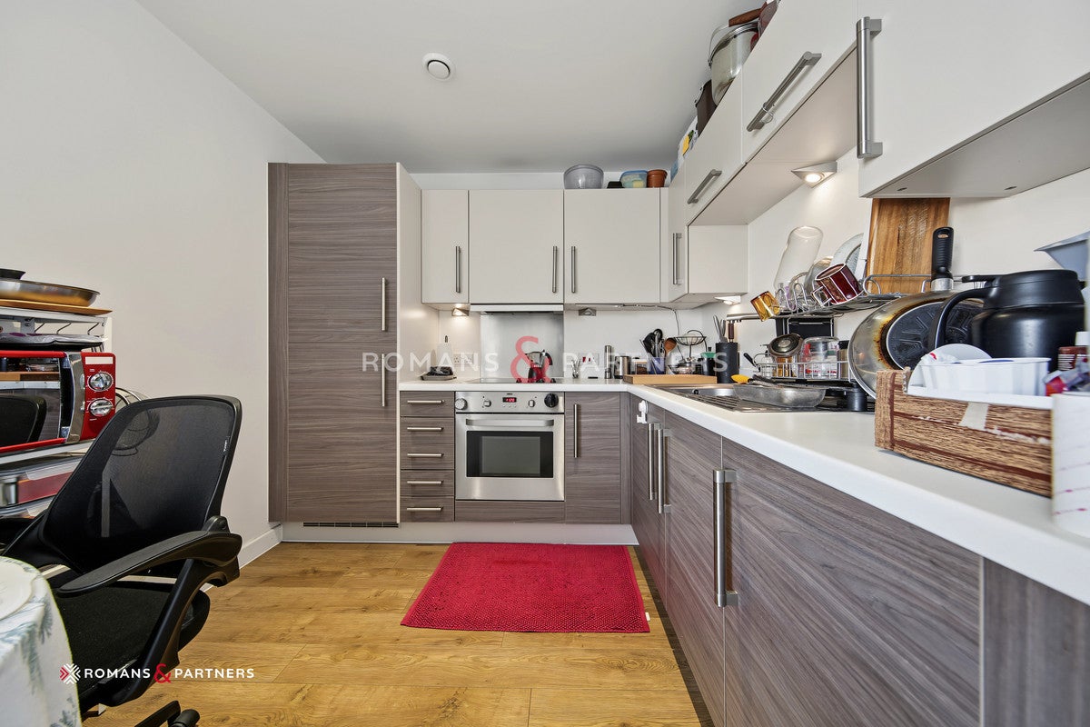 Flat Upper North Street in Greater London