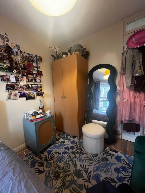 Room Brooke's Court in Greater London