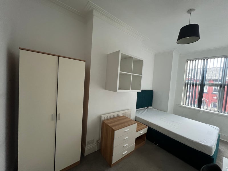 Room Berkeley Avenue in Manchester