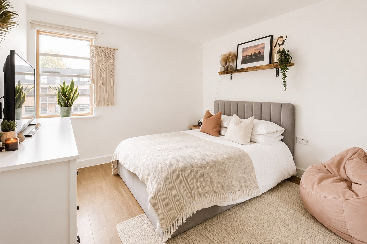Flat Mildmay Avenue in Greater London