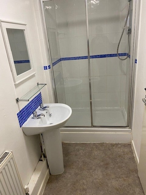 Room Radnor Place in Plymouth