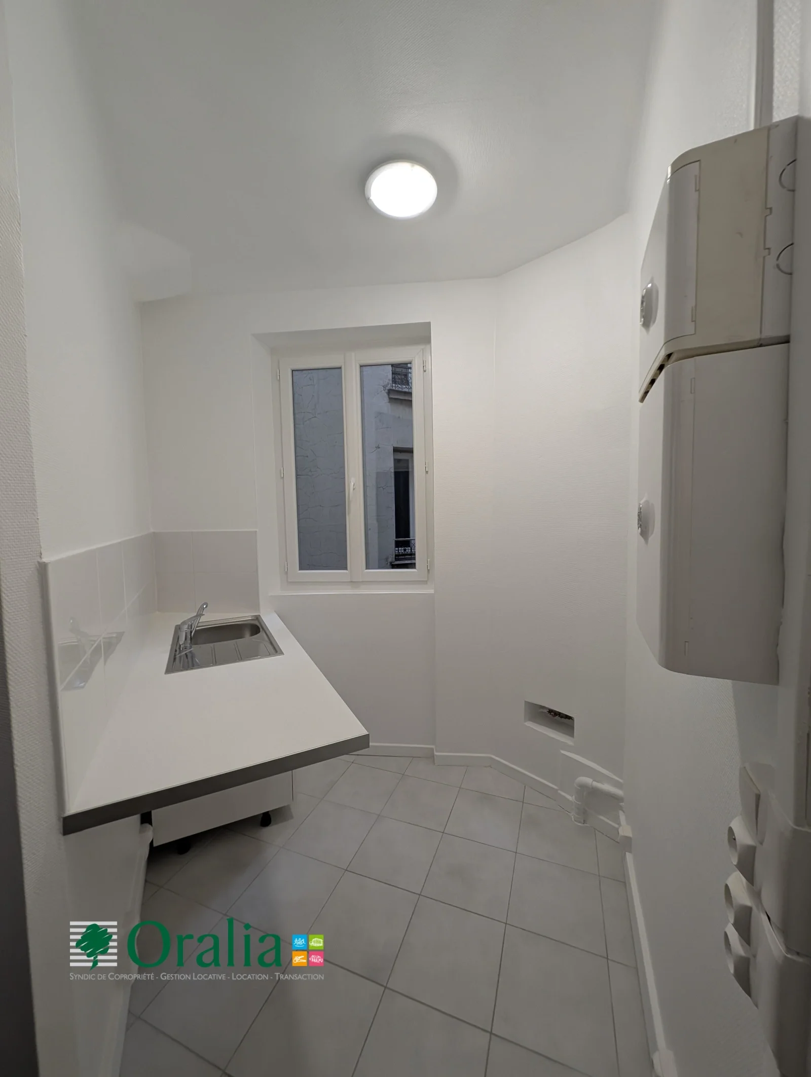 Appartement Rue Auguste Chabrières à Paris