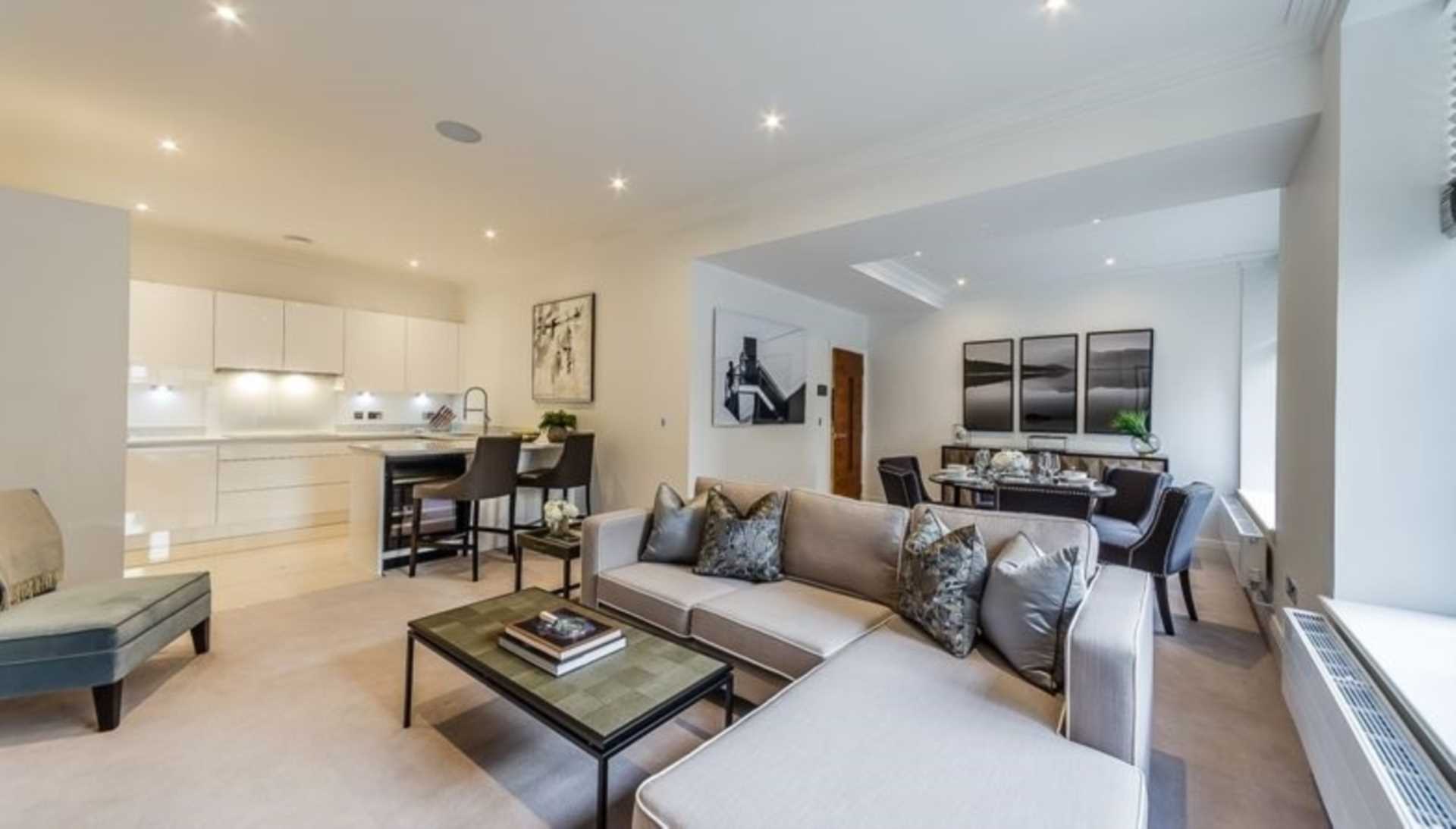 Flat Palace Mews in London