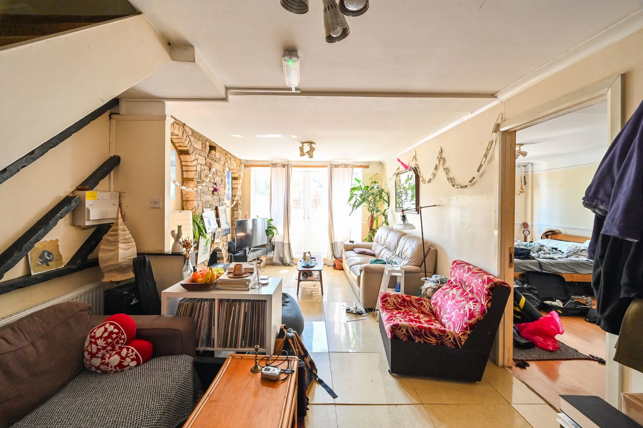 Flat Lawrence Close in Greater London