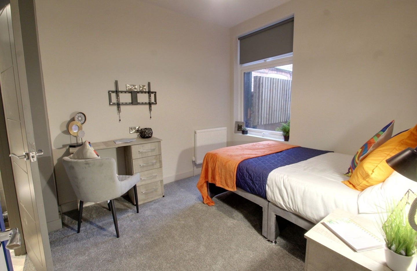 Room Lavender Road in Leicester