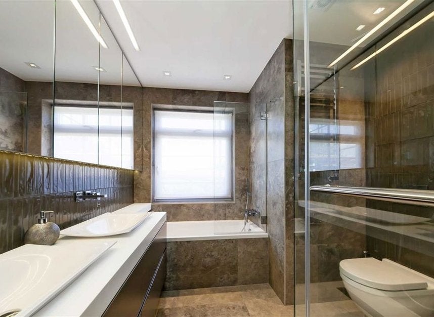 Flat Montrose Court in City of Westminster