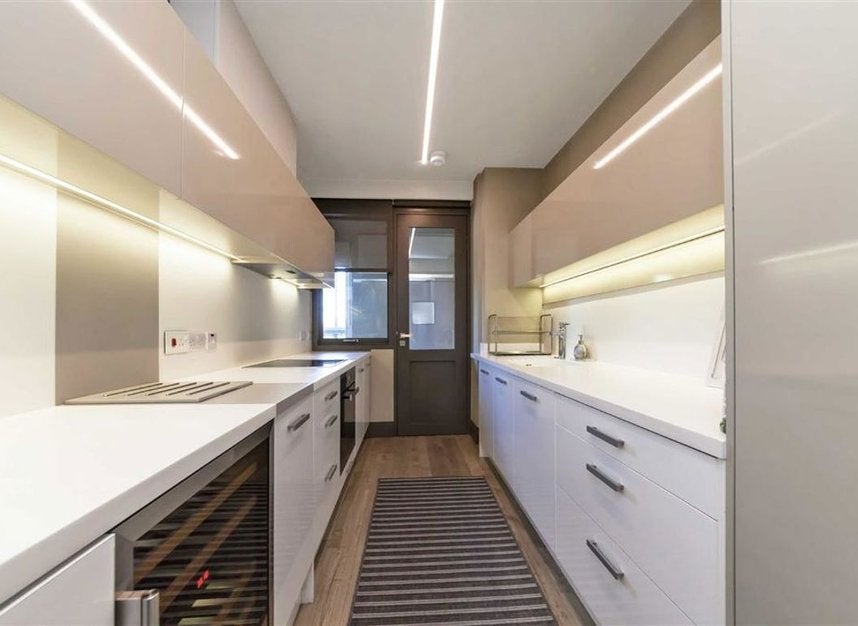 Flat Montrose Court in City of Westminster