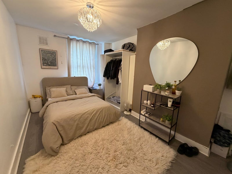 Room Ivydale Road in Greater London