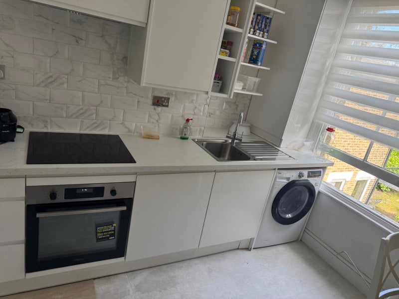 Room Ivydale Road in Greater London