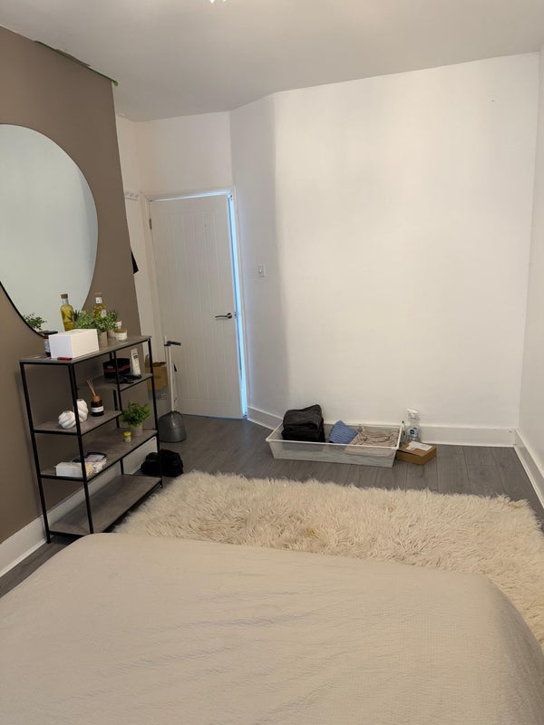 Room Ivydale Road in Greater London