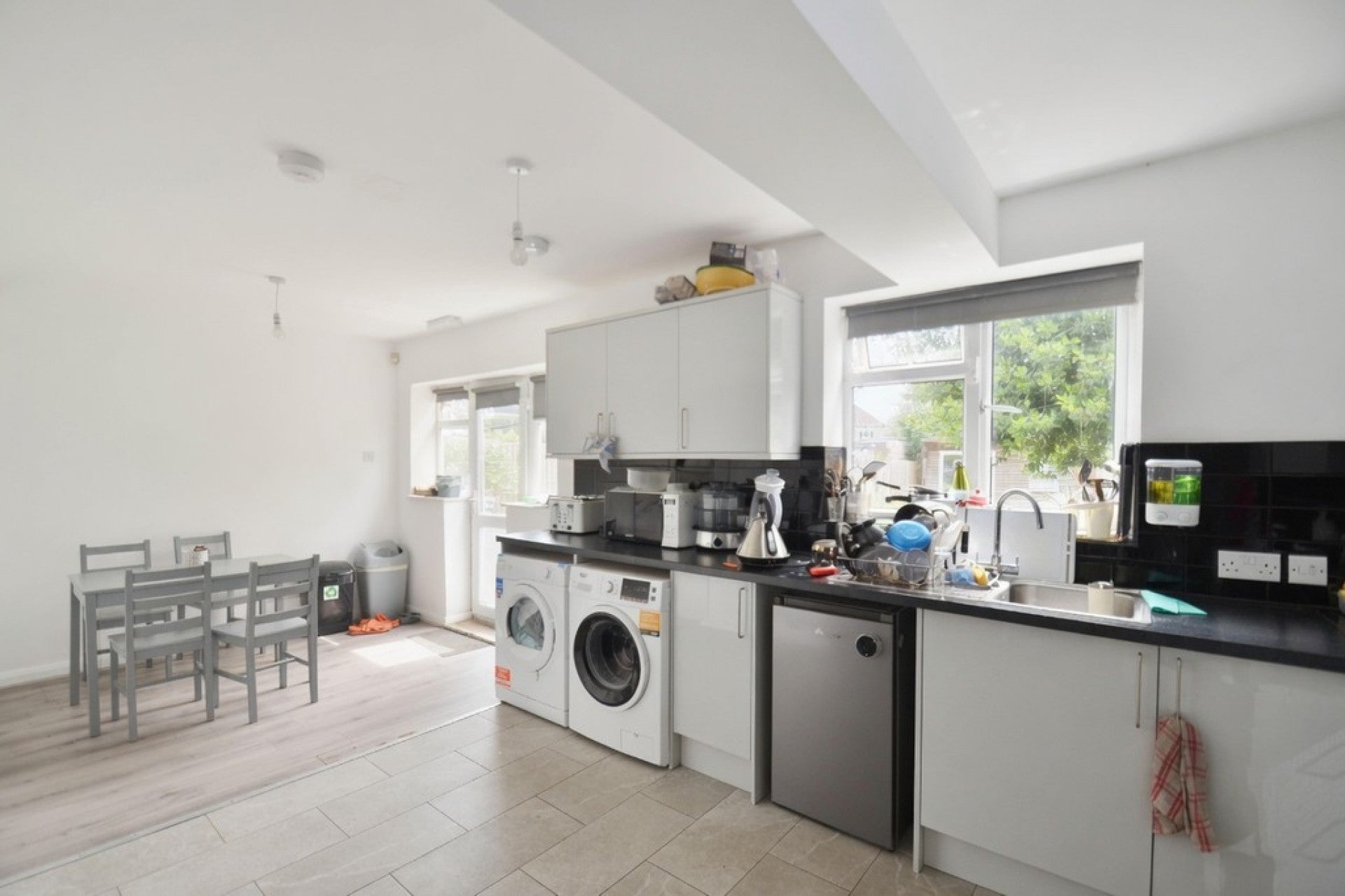 Room Ravensbourne Avenue in Borough of Spelthorne
