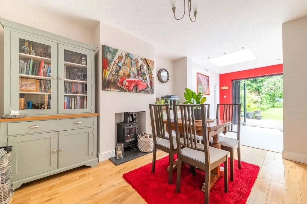 House Newstead Rise in Caterham Valley