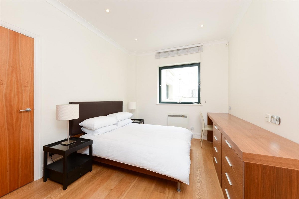Flat Forum Magnum Square in Greater London