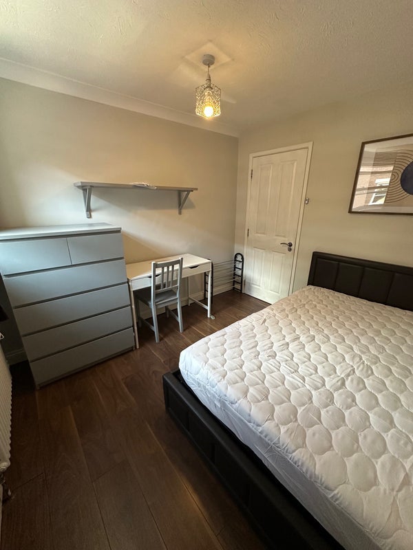 Room Lockesfield Place in Greater London