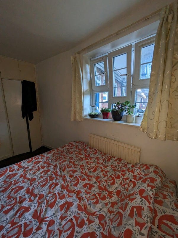 Room Ernest Street in Greater London
