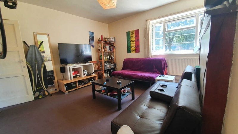 Room Ernest Street in Greater London