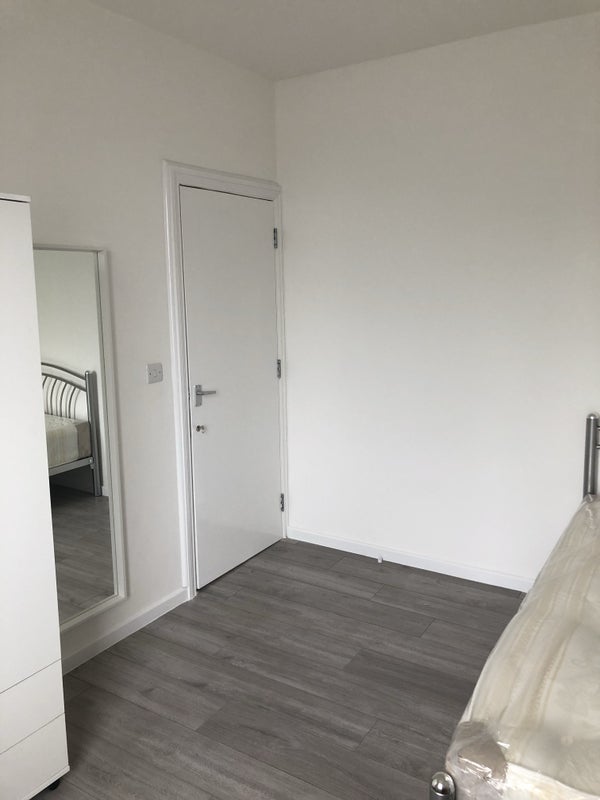Room Cranbrook Park in Greater London